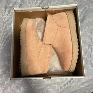 Women’s Size 8.5 S.O. Short Boots. BARELY WORN. In original packaging.
